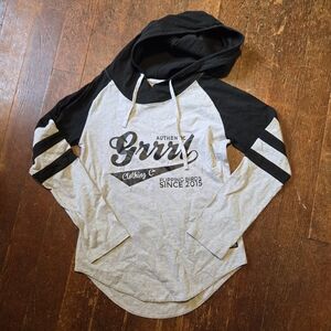 Grrrl hooded tee
